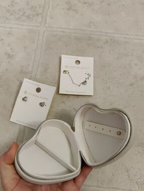 Set Of Kendra Scott Anna Sunburst Heart Stud Earrings PendanNecklace silver-tone